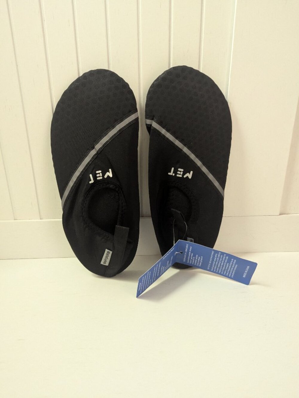 WateLves water shoes